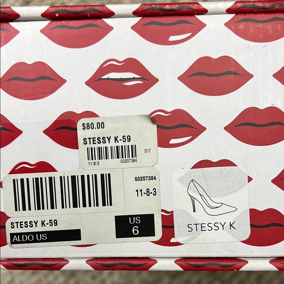 Red Lip Print Heels and Clutch Set - Picture 4 of 4